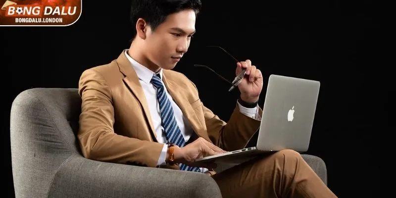 Tiểu sử tác giả Thiên Anh